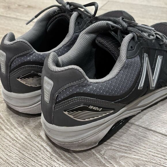 New Balance 1540v3 Mens 9.5 Width 4E Running Shoes Grey Black Sneakers USA - Picture 4 of 8